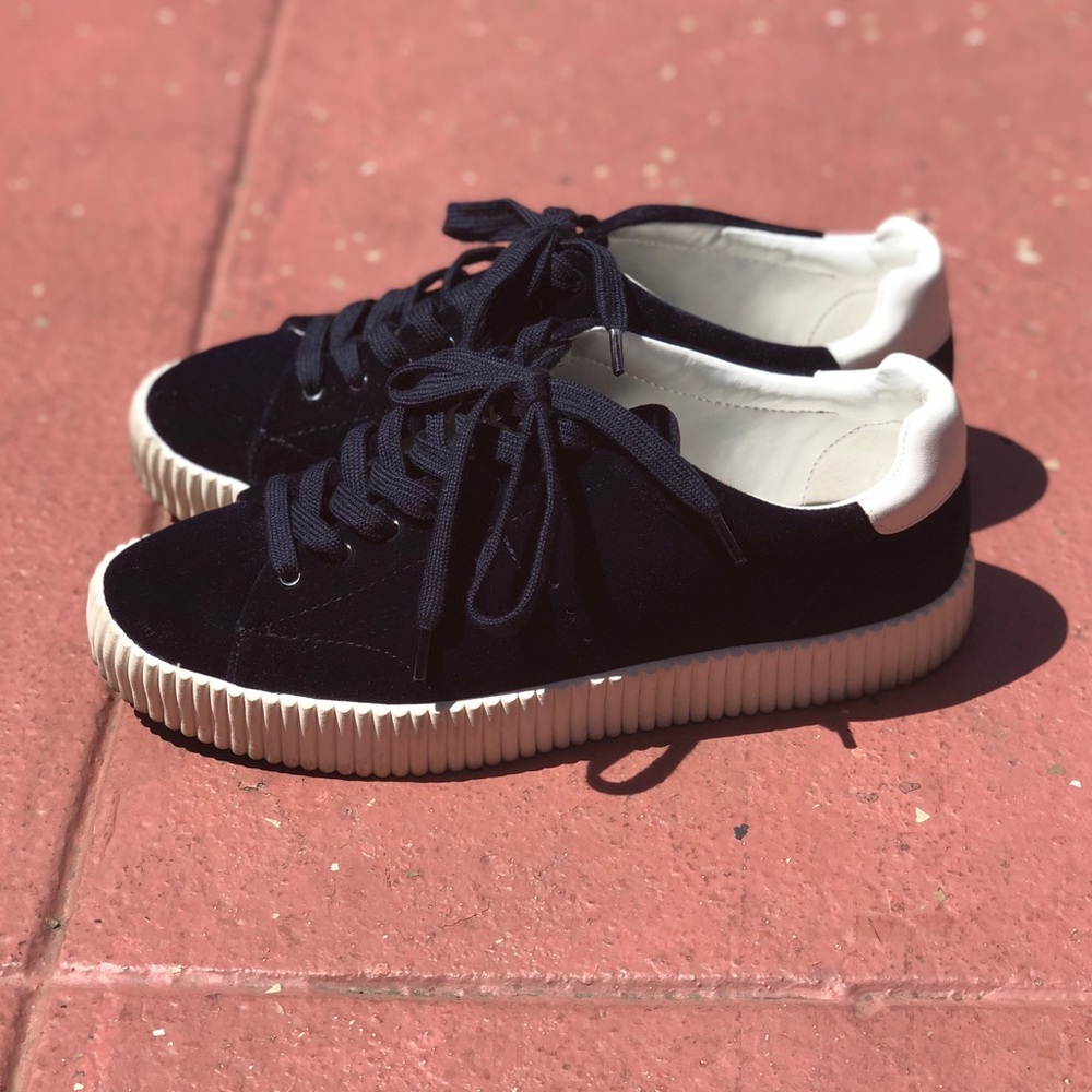 Navy Velvet Platform Sneaker  💙👟  8.5